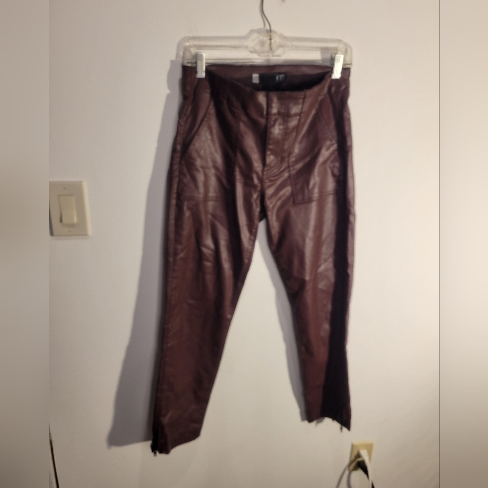Kut from the kloth size 6 burgundy resse ankle straight leg